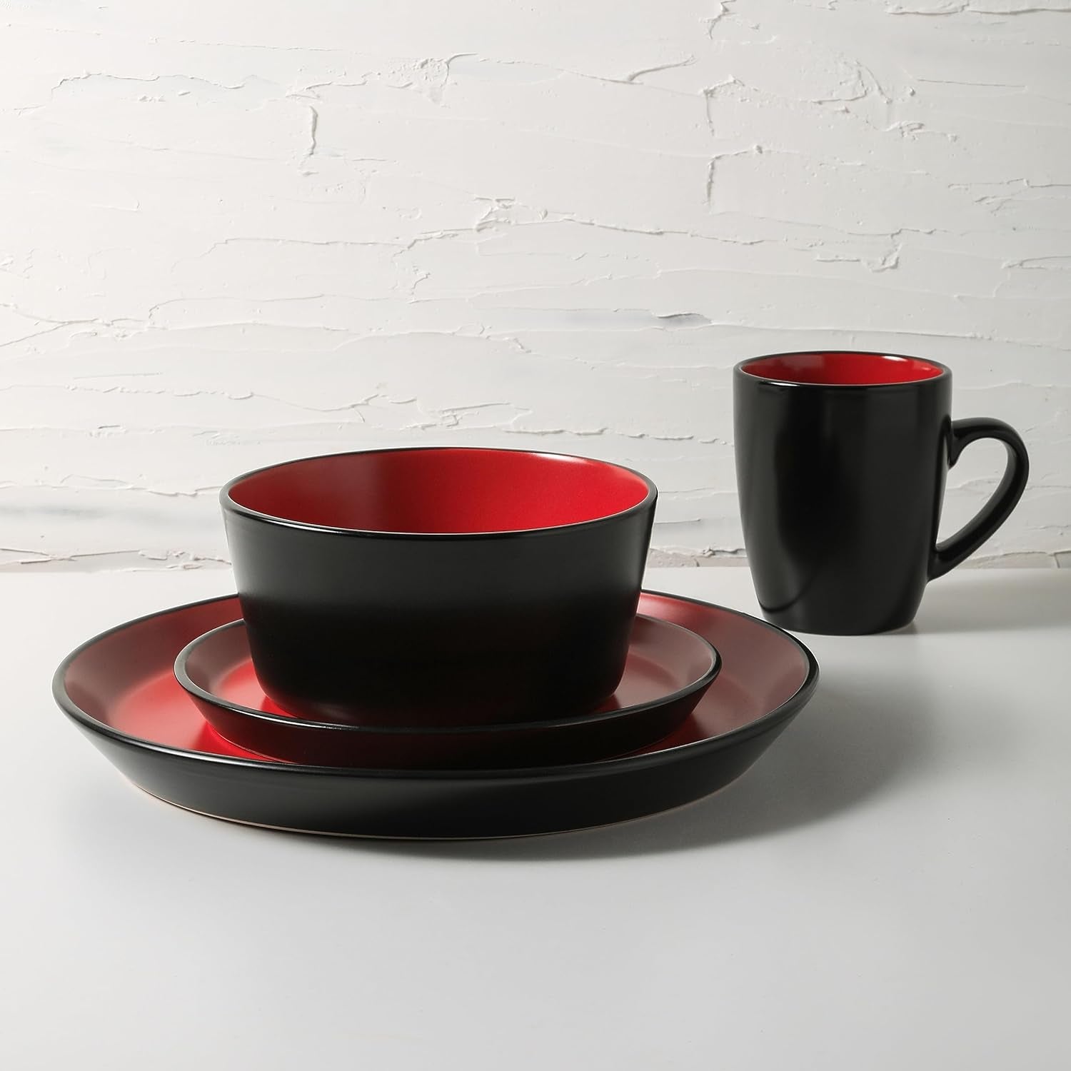 Albie Stoneware 16 Piece Dinnerware Set, Plates and Bowls Sets, Dish Set for 4, Red and Black, Microwave & Dishwasher Safe